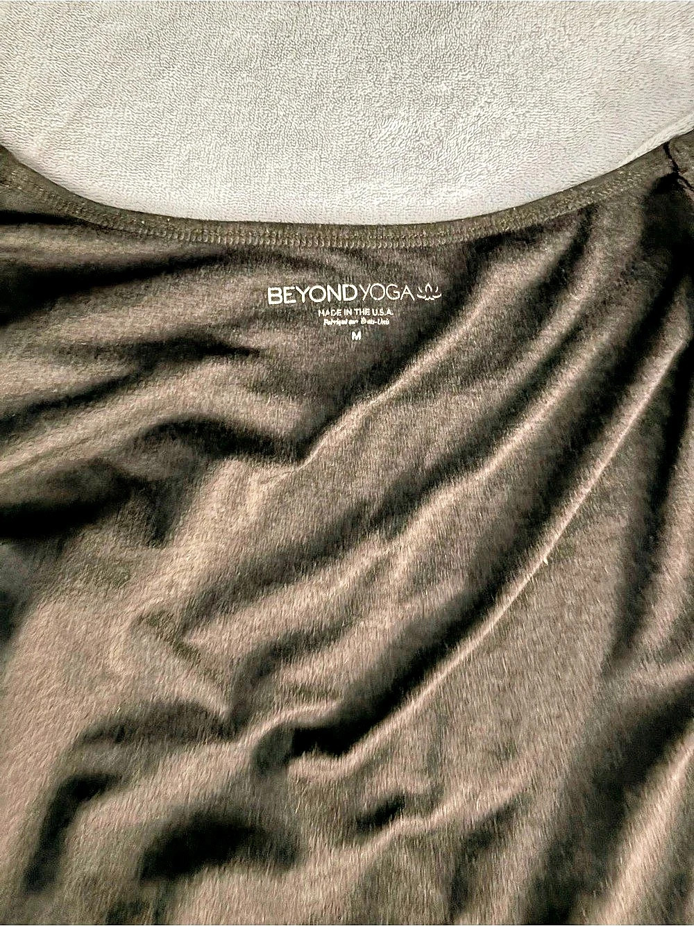 Beyond Yoga Athletic Top Black/Gray/Heather Medium